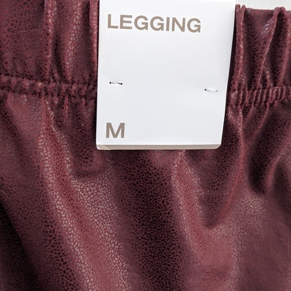 NWT Cleo Two Tone Red Snake-Skin-Look Leggings Leggings Sz Medium - Picture 5 of 14